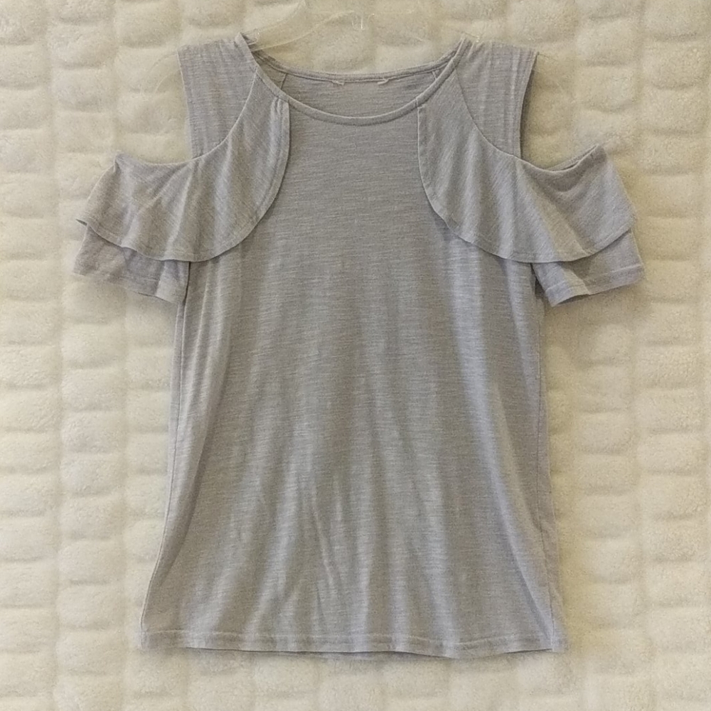 Gray light weight, breathable blouse girls Medium